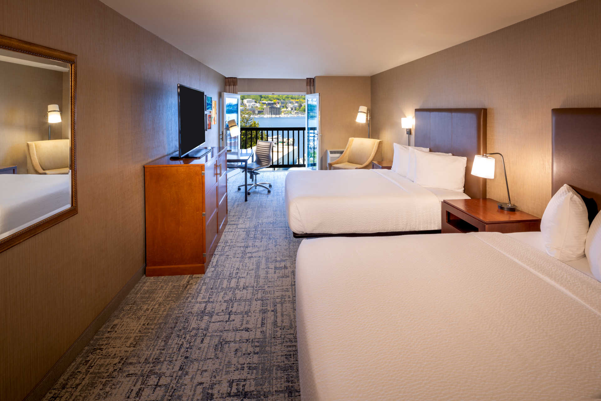 Double Queen guest room with lake view at Silver Cloud Hotel Seattle - Lake Union