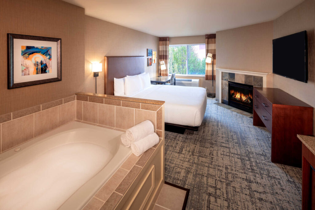 King Jacuzzi room at Silver Cloud Hotel Seattle - Lake Union